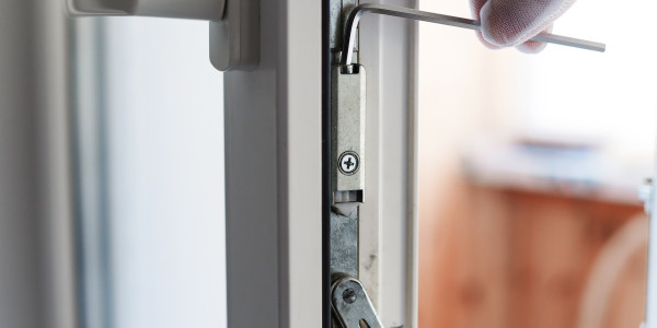 Puertas y Ventanas Seguridad de Aluminio / PVC Batea · Cerradura de Seguridad
