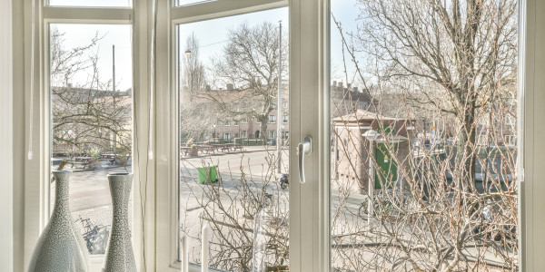 Puertas y Ventanas de Aluminio / PVC a medida Tortosa · Bisagra Oculta