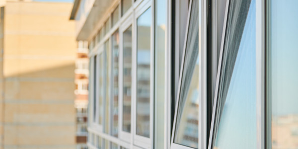 Puertas y Ventanas Seguridad de Aluminio / PVC la Sénia · Oscilobatientes - Abatibles